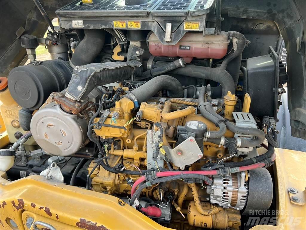 CAT 906M 輪胎式裝載機