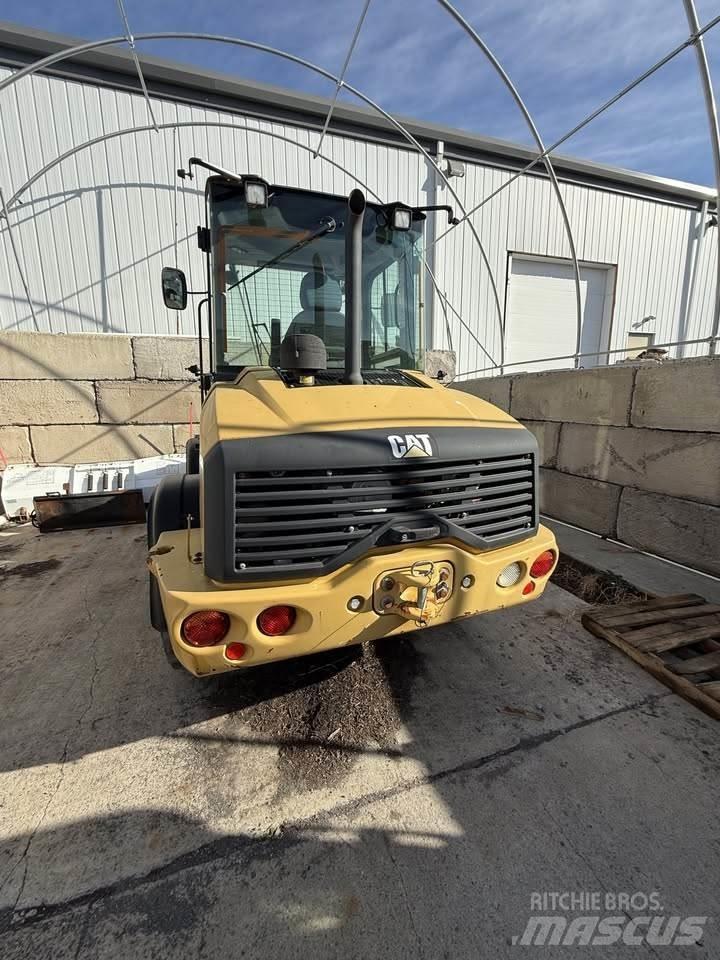 CAT 908M 輪胎式裝載機