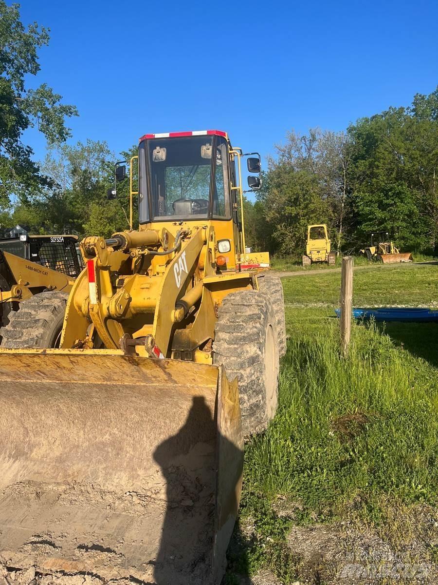 CAT 916 輪胎式裝載機