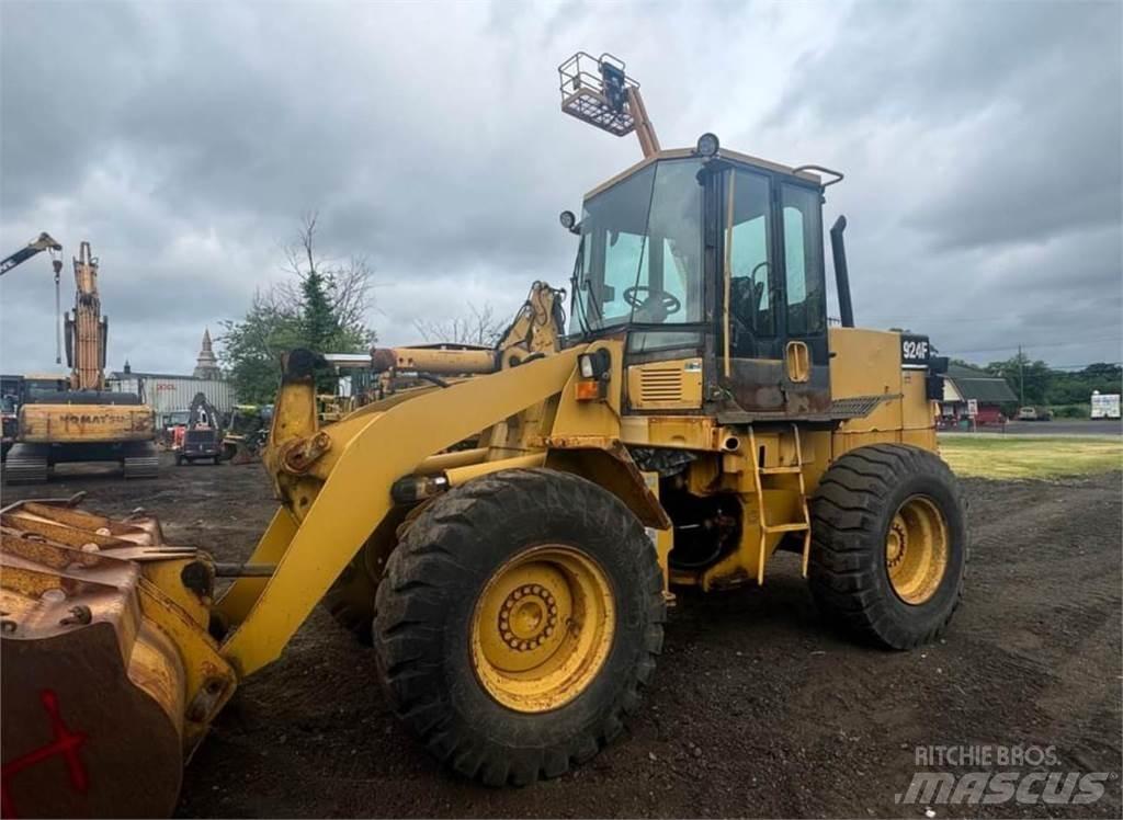CAT 924F 輪胎式裝載機