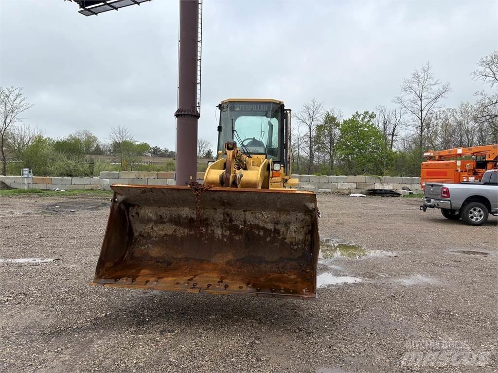 CAT 924F 輪胎式裝載機