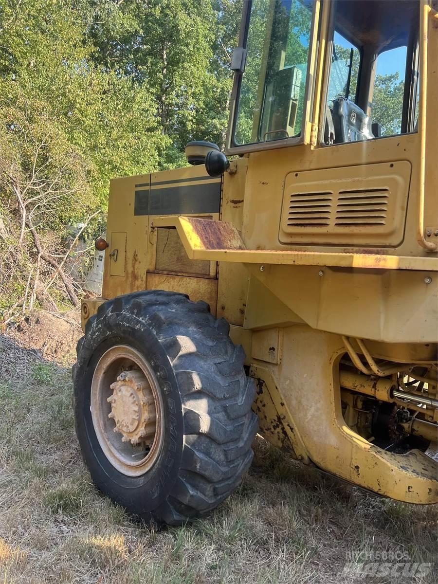 CAT 926 輪胎式裝載機