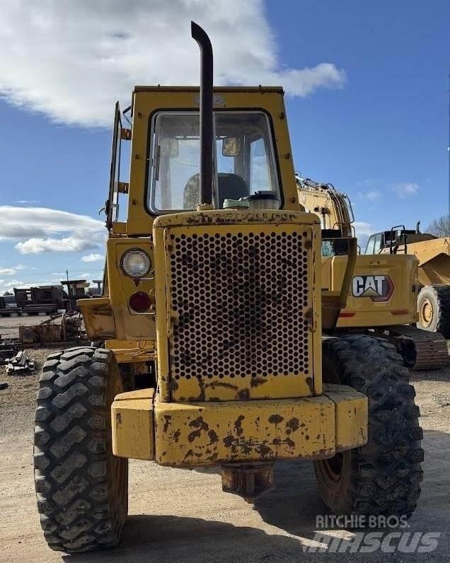CAT 930 輪胎式裝載機