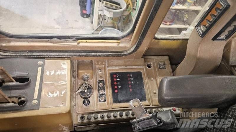 CAT 936F 輪胎式裝載機