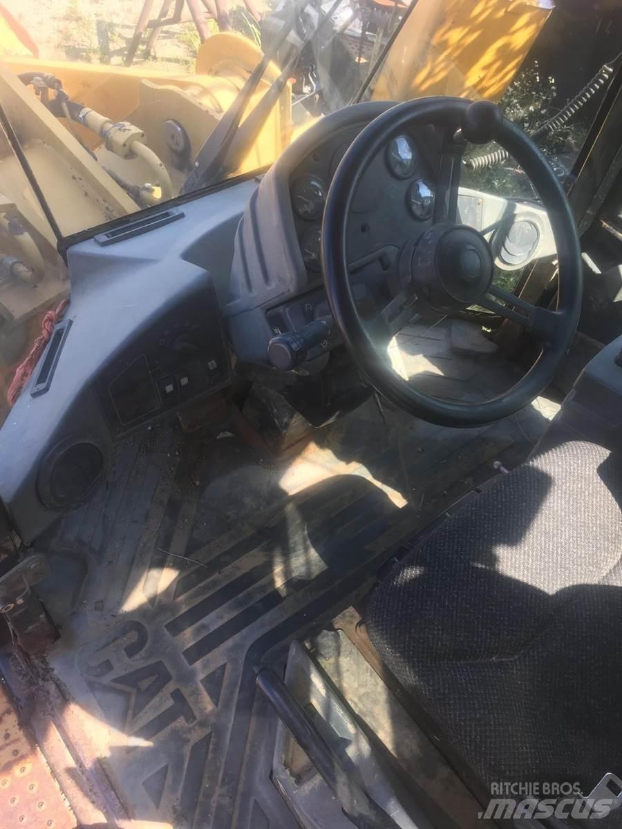 CAT 938G 輪胎式裝載機