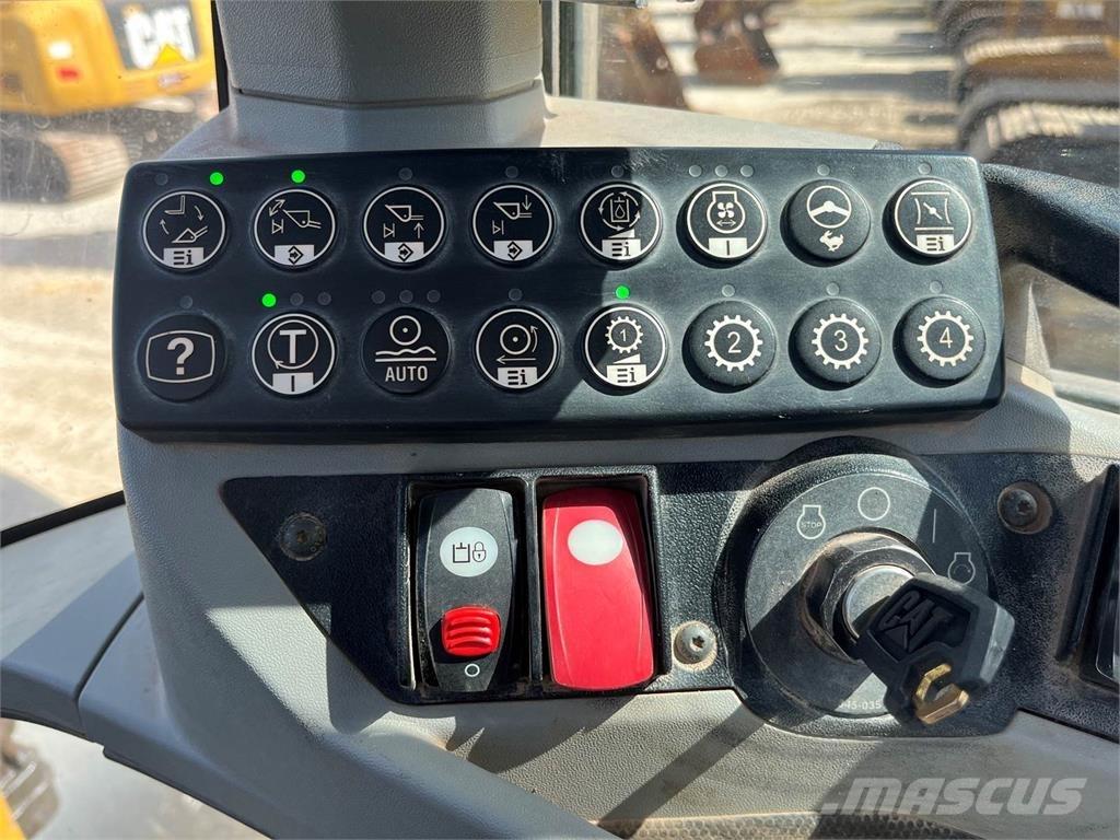 CAT 938K 輪胎式裝載機