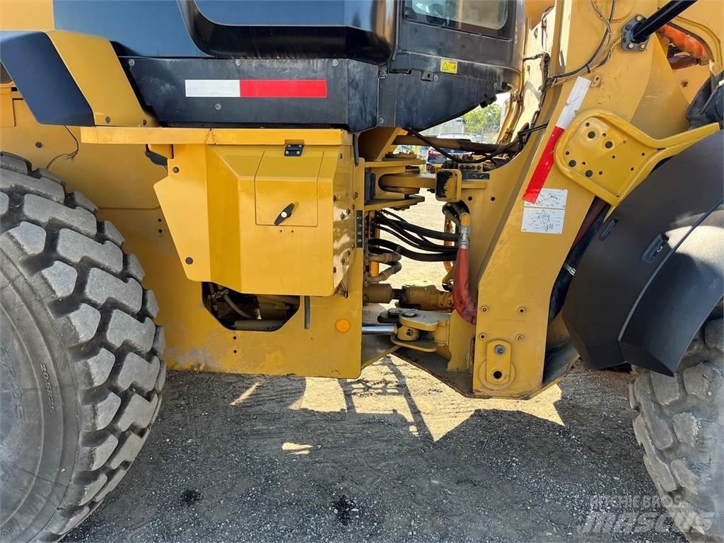 CAT 938M 輪胎式裝載機