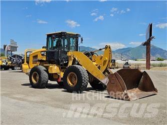 CAT 938M 輪胎式裝載機
