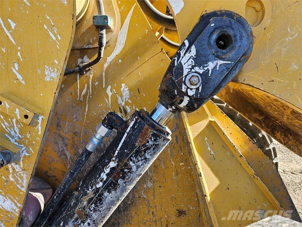 CAT 938M 輪胎式裝載機