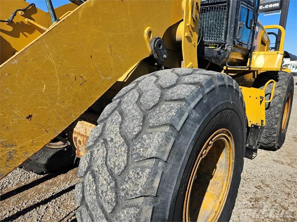 CAT 938M 輪胎式裝載機
