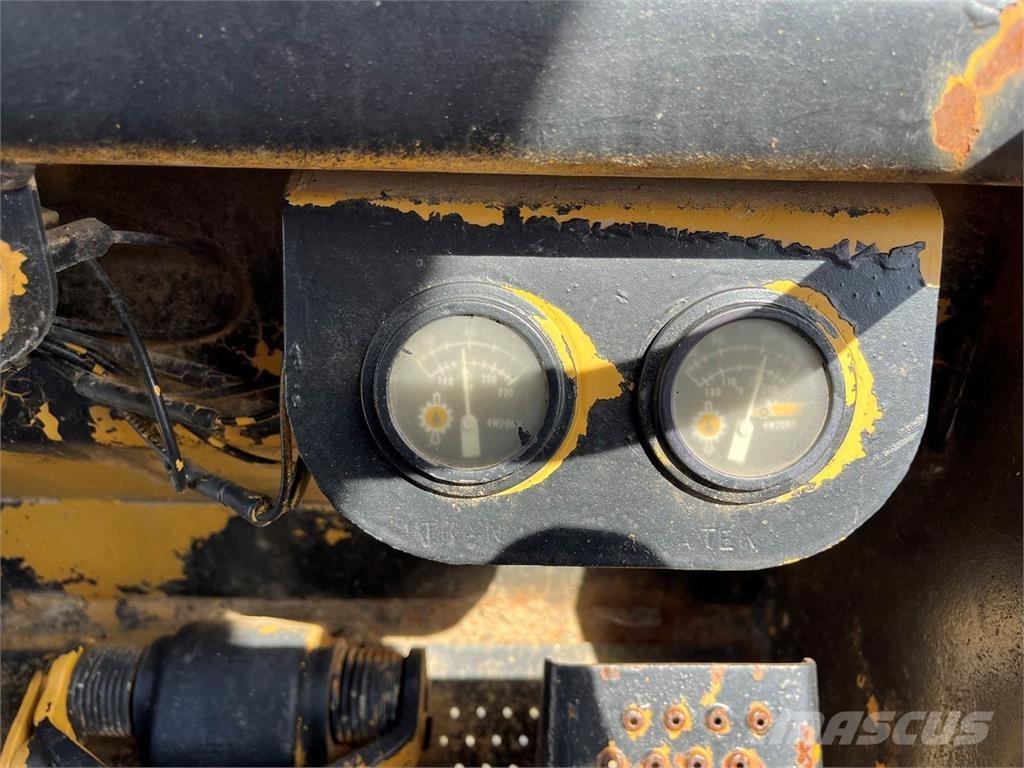 CAT 953 推土機