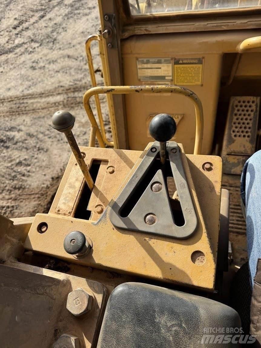 CAT 963 推土機