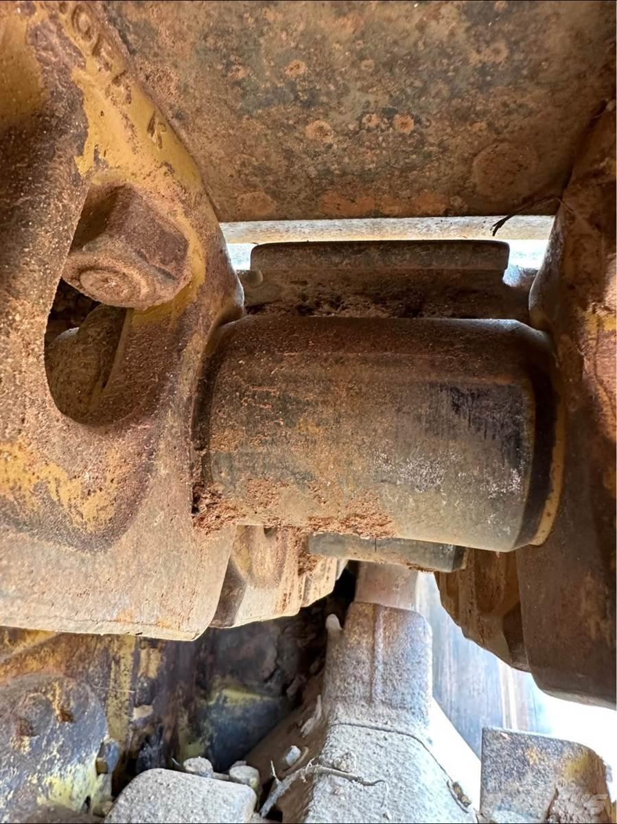 CAT 963 推土機