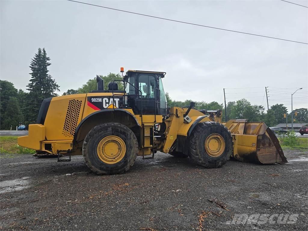 CAT 982M 輪胎式裝載機