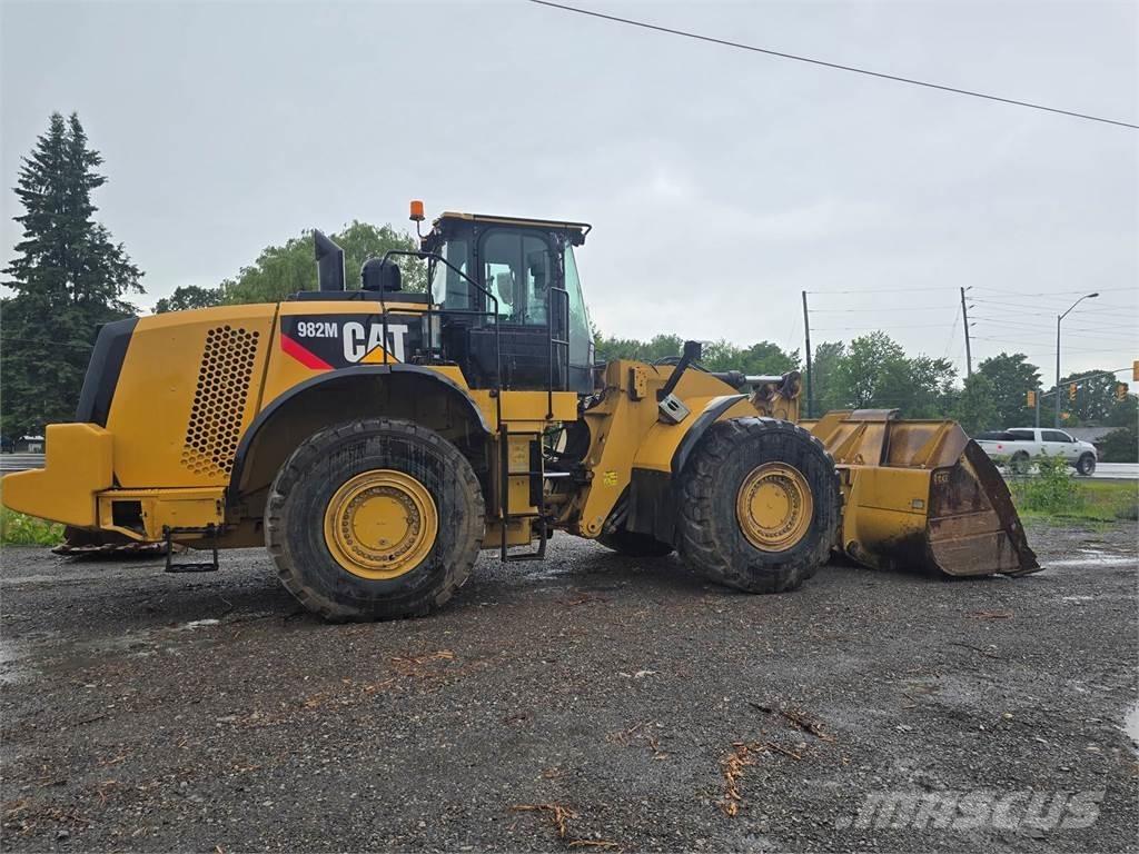 CAT 982M 輪胎式裝載機