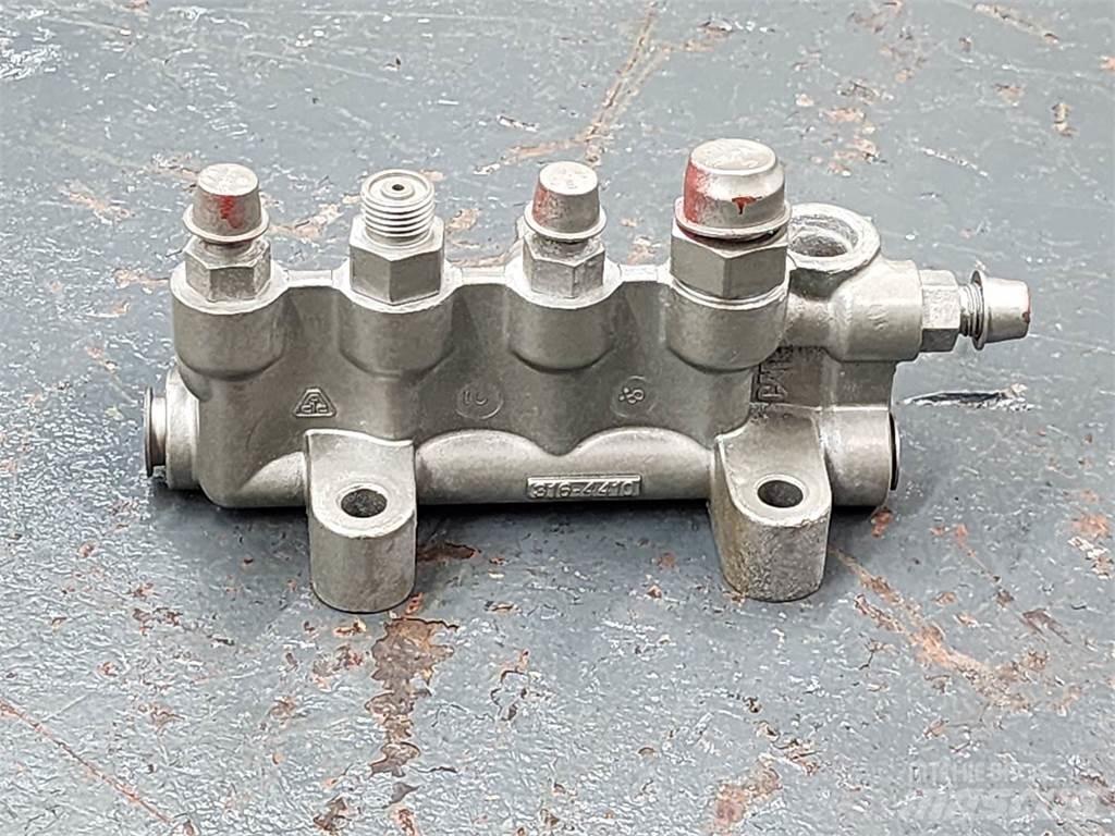 CAT C15 其他組件