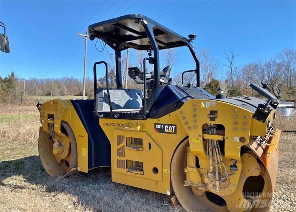 CAT CB15 單輪滾壓機