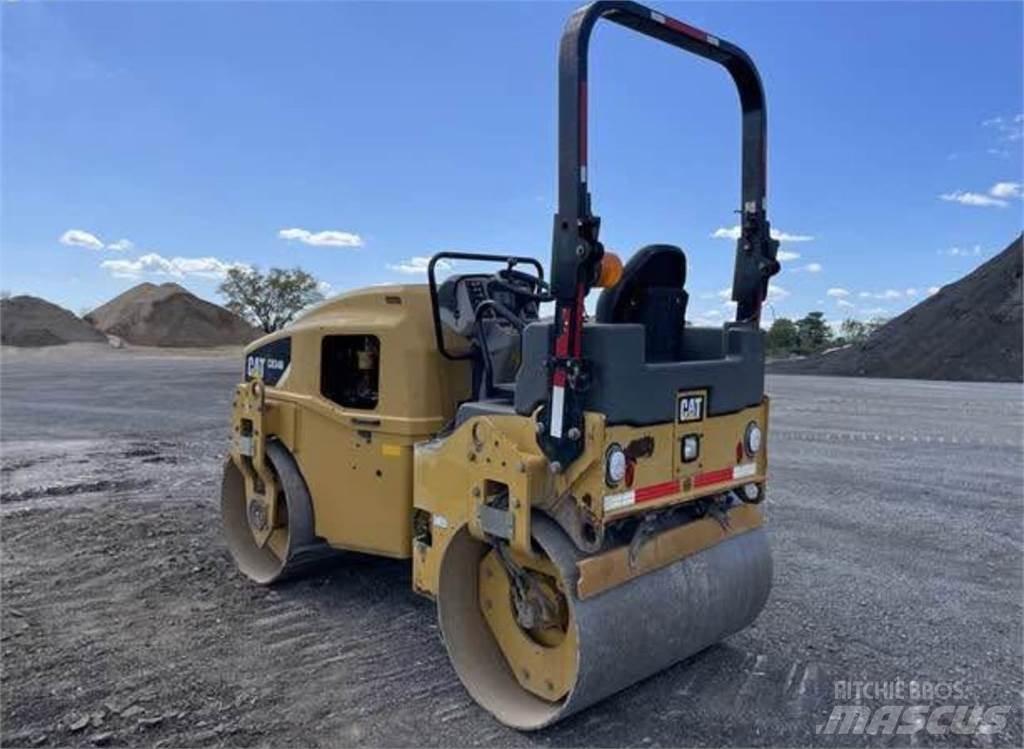 CAT CB34B 單輪滾壓機