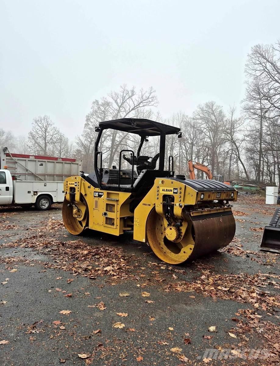 CAT CB54B 單輪滾壓機