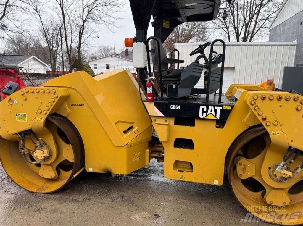 CAT CB64 單輪滾壓機