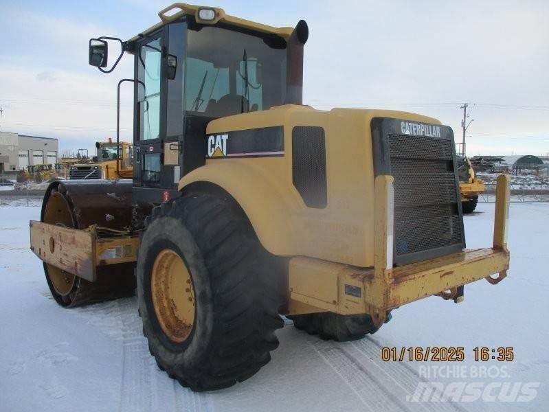 CAT CP563D 拖式振動滾壓機