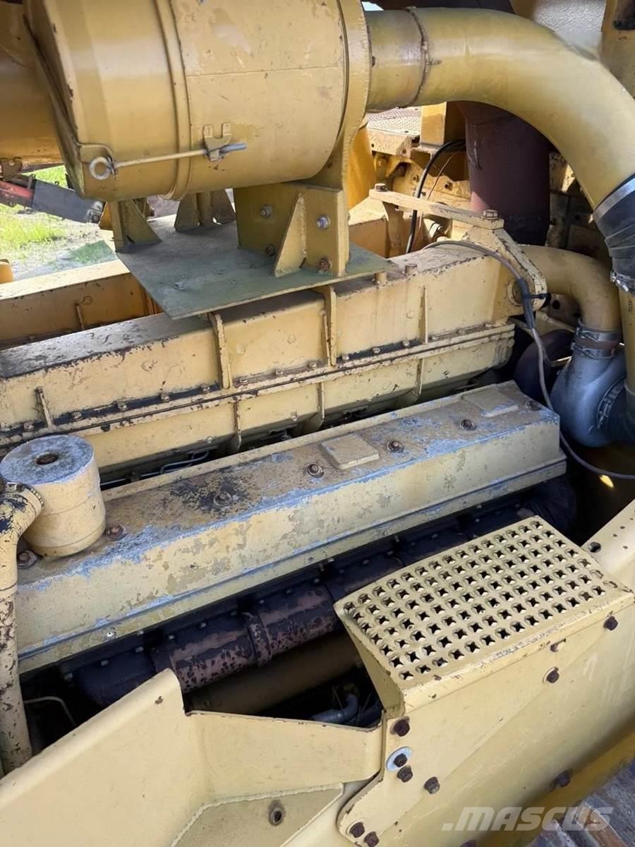 CAT D10 履帶推土機
