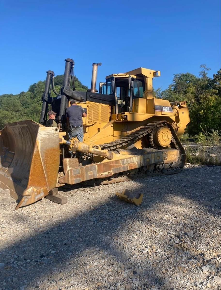 CAT D10R 履帶推土機