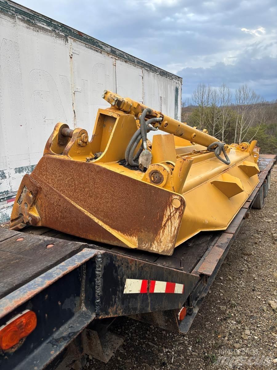 CAT D10R 履帶推土機