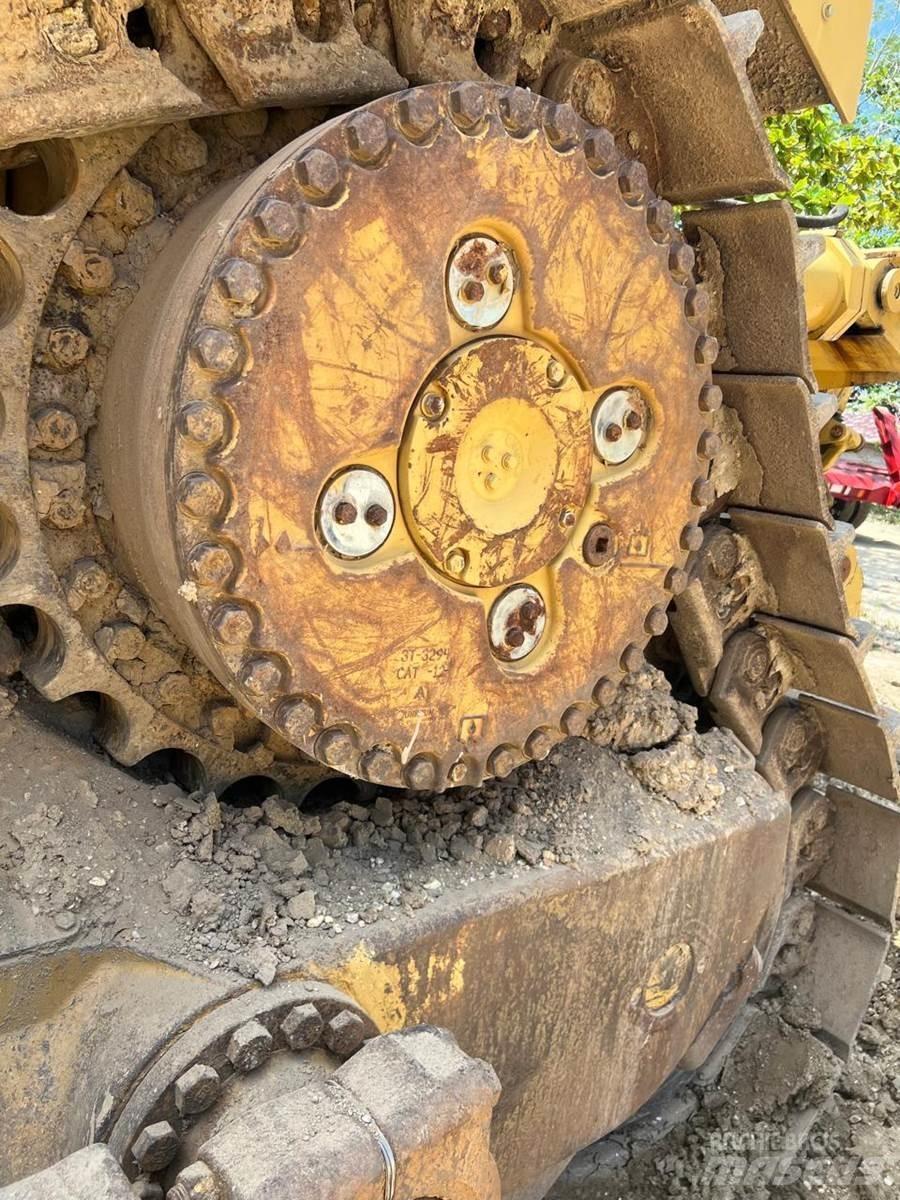 CAT D10T 履帶推土機