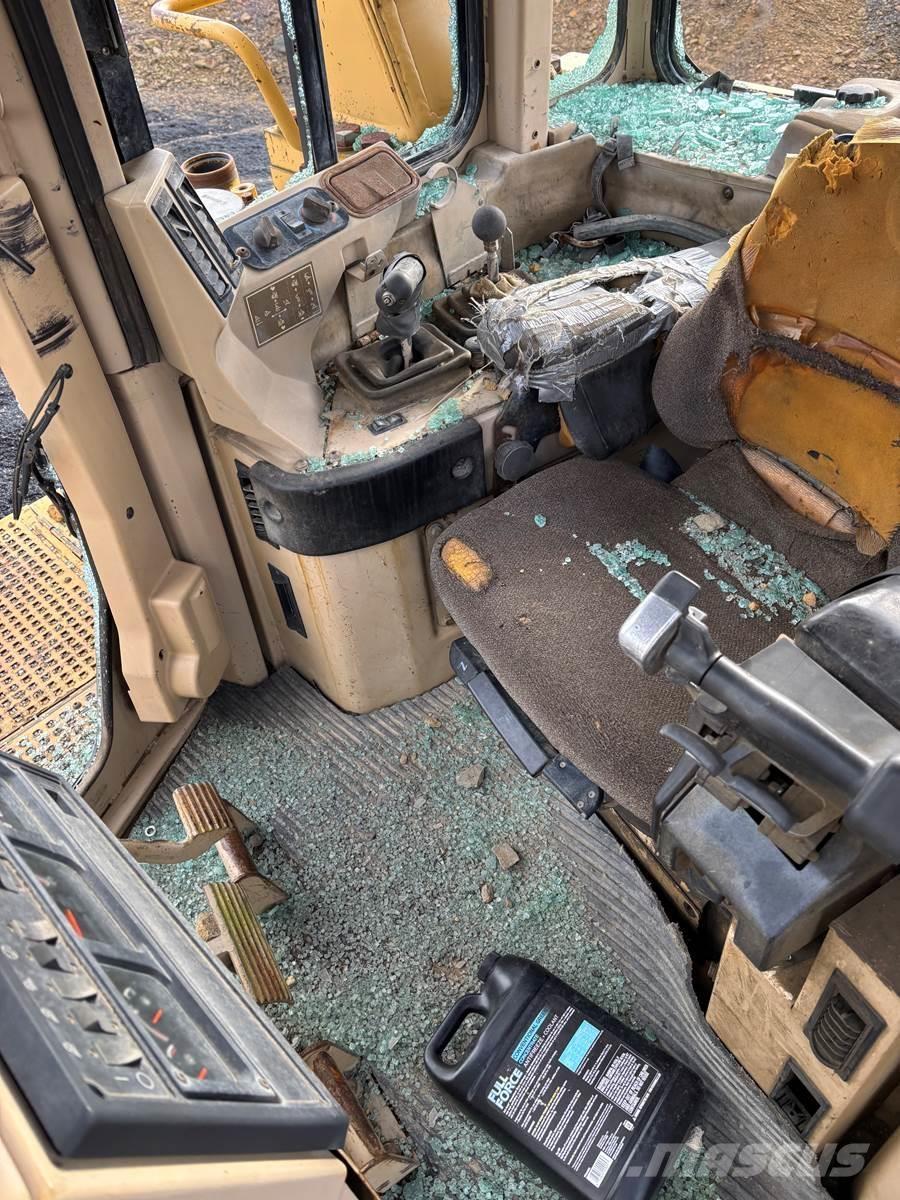 CAT D11R 履帶推土機