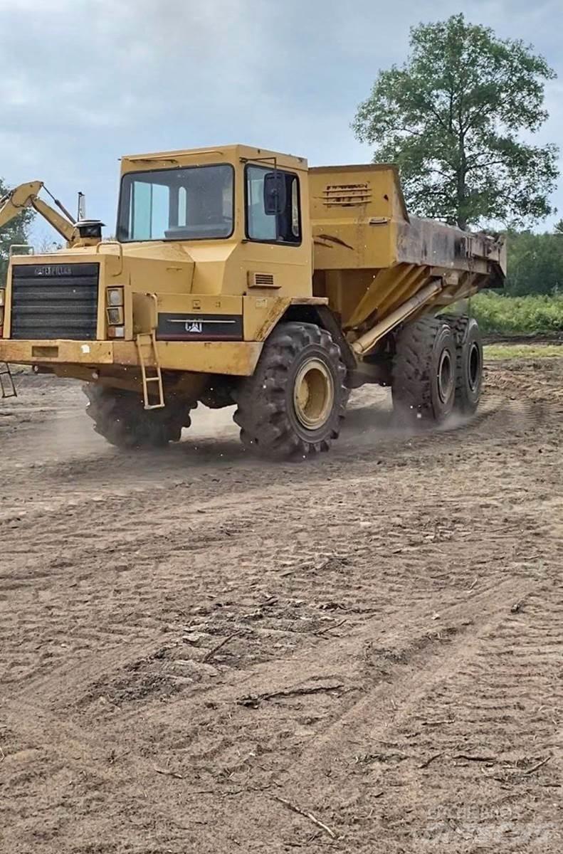 CAT D250B 鉸接式起吊車
