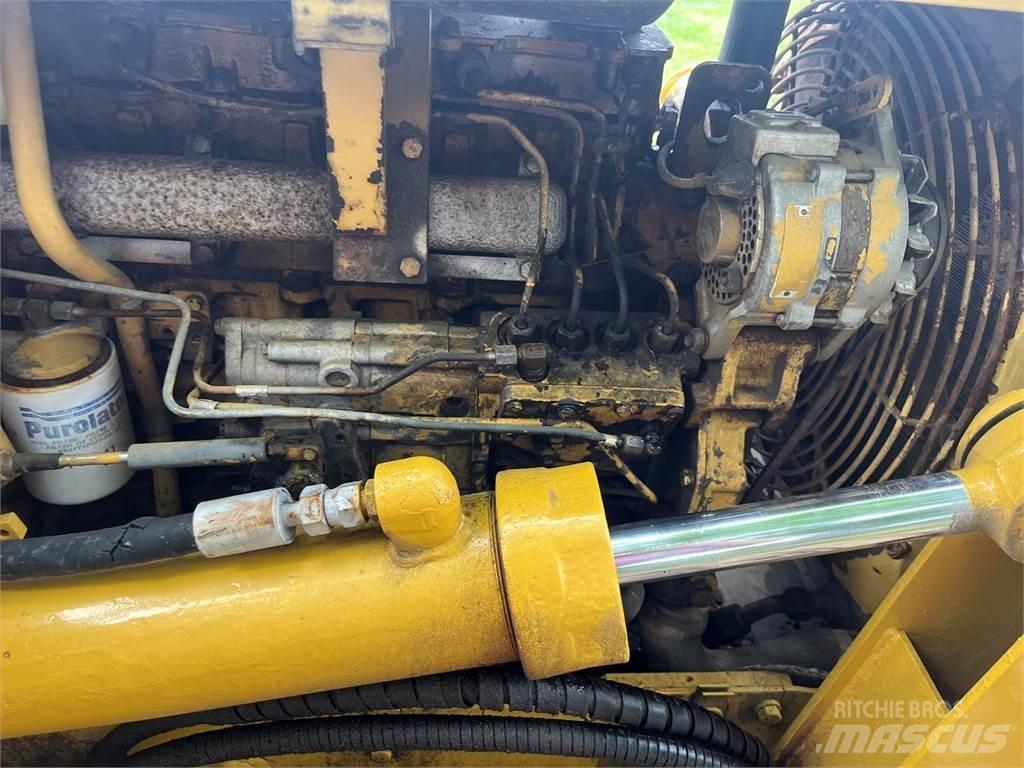 CAT D3B 履帶推土機