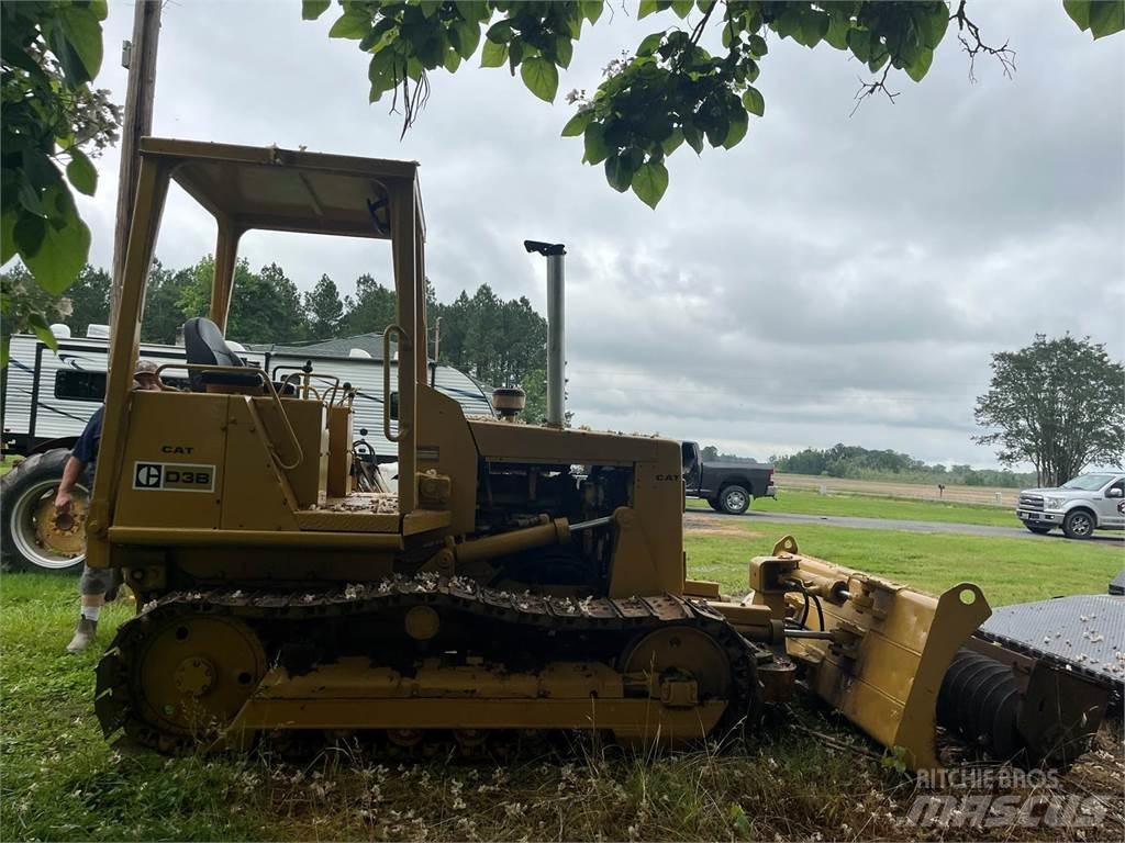 CAT D3B 履帶推土機