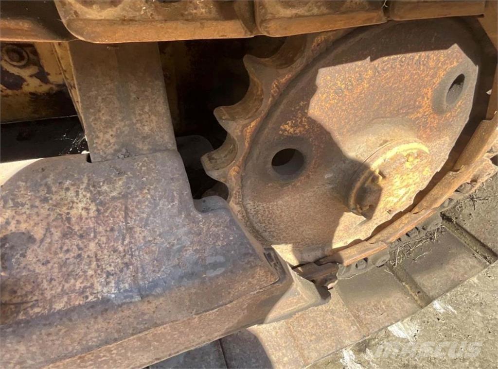 CAT D3B Z 履帶推土機