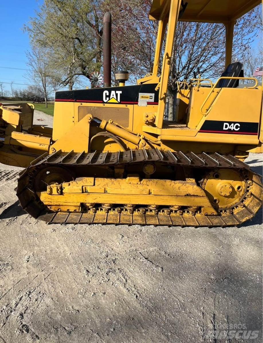 CAT D4C 履帶推土機