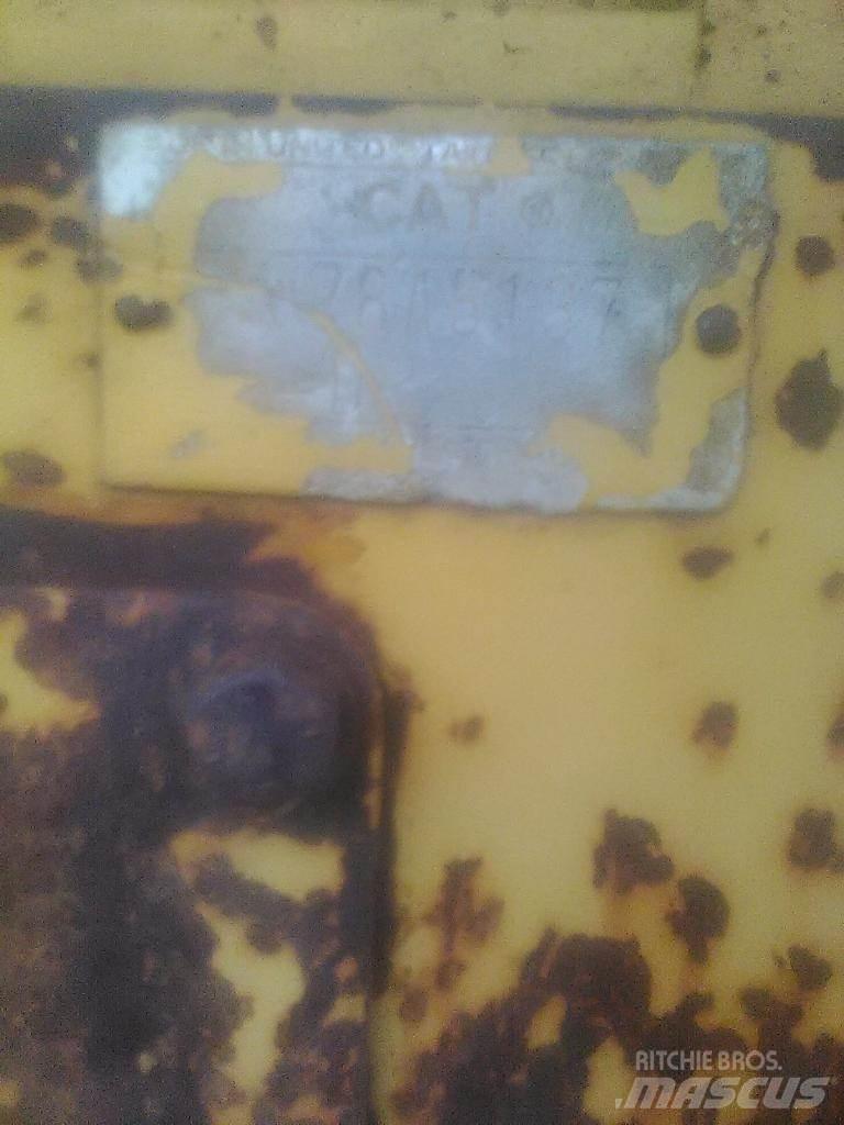 CAT D4D 履帶推土機
