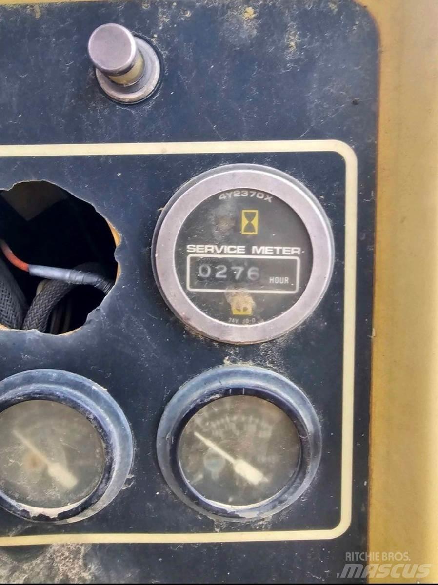 CAT D4H II 履帶推土機