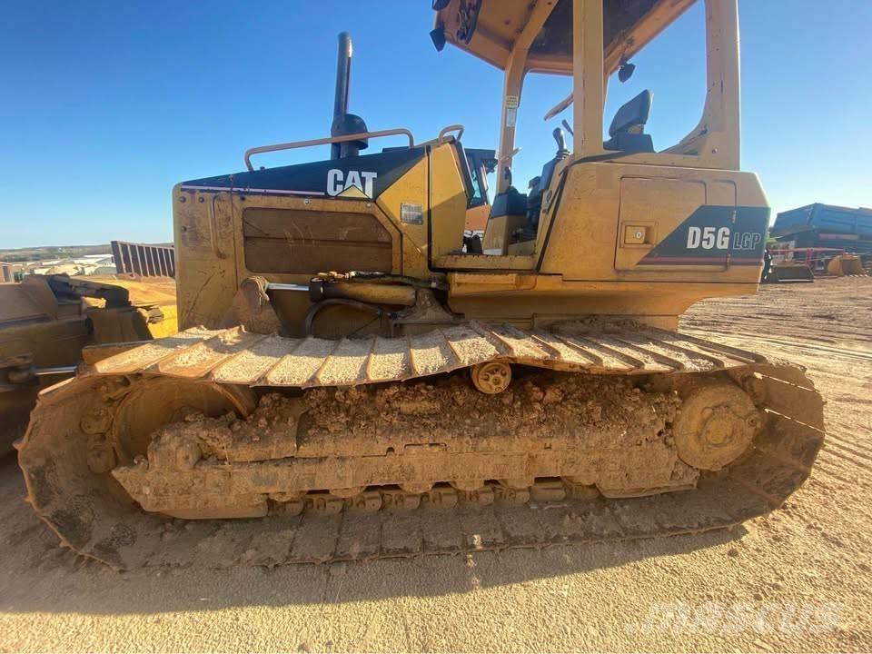 CAT D5G 履帶推土機