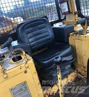 CAT D5H 履帶推土機