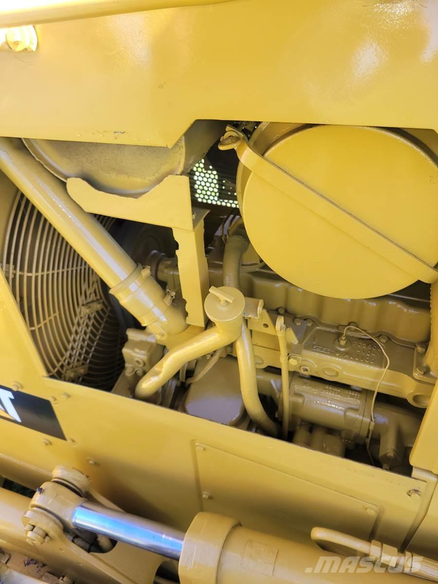 CAT D5H 履帶推土機