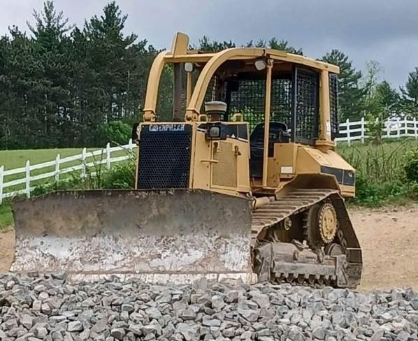 CAT D5M 履帶推土機