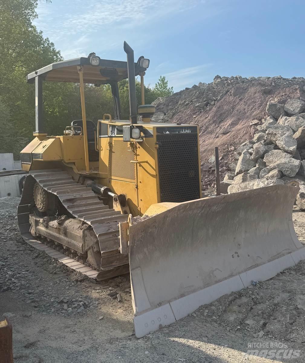 CAT D5M 履帶推土機