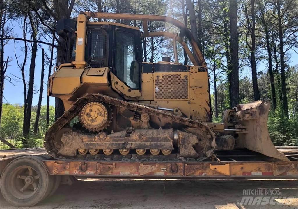 CAT D5M 履帶推土機