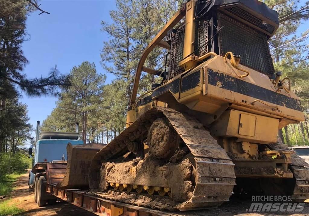 CAT D5M 履帶推土機