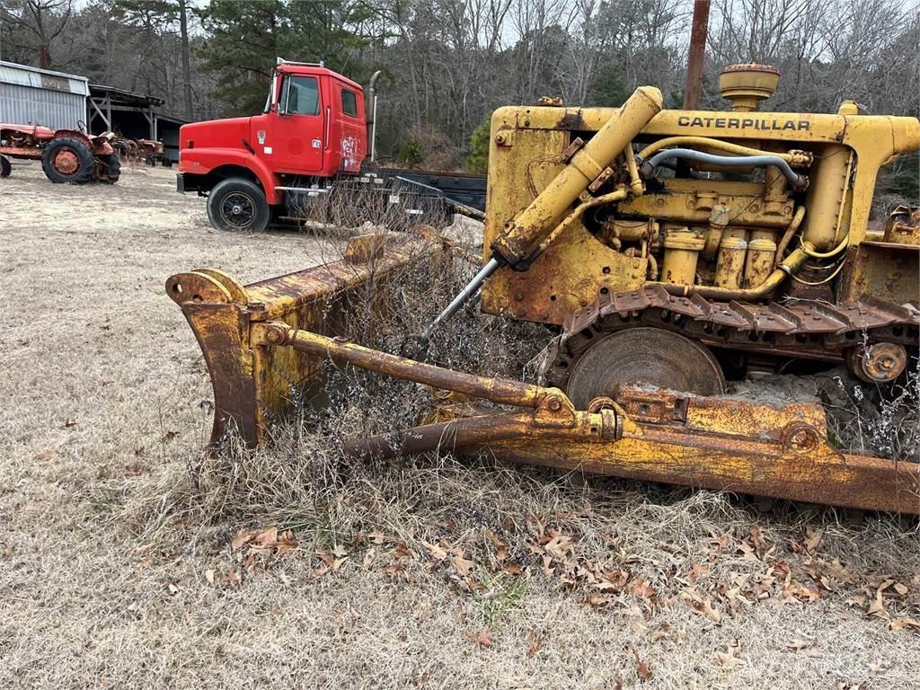 CAT D6 履帶推土機