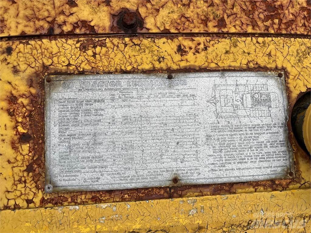 CAT D6 履帶推土機