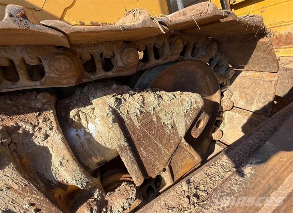 CAT D6 履帶推土機