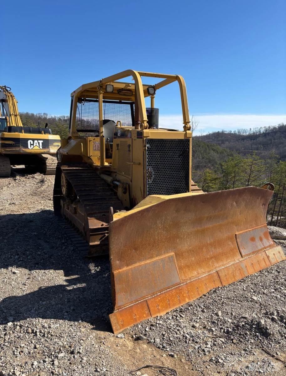 CAT D6M XL 履帶推土機