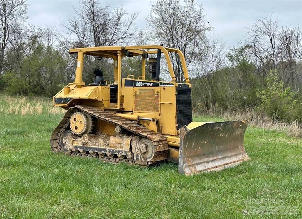 CAT D6M XL 履帶推土機