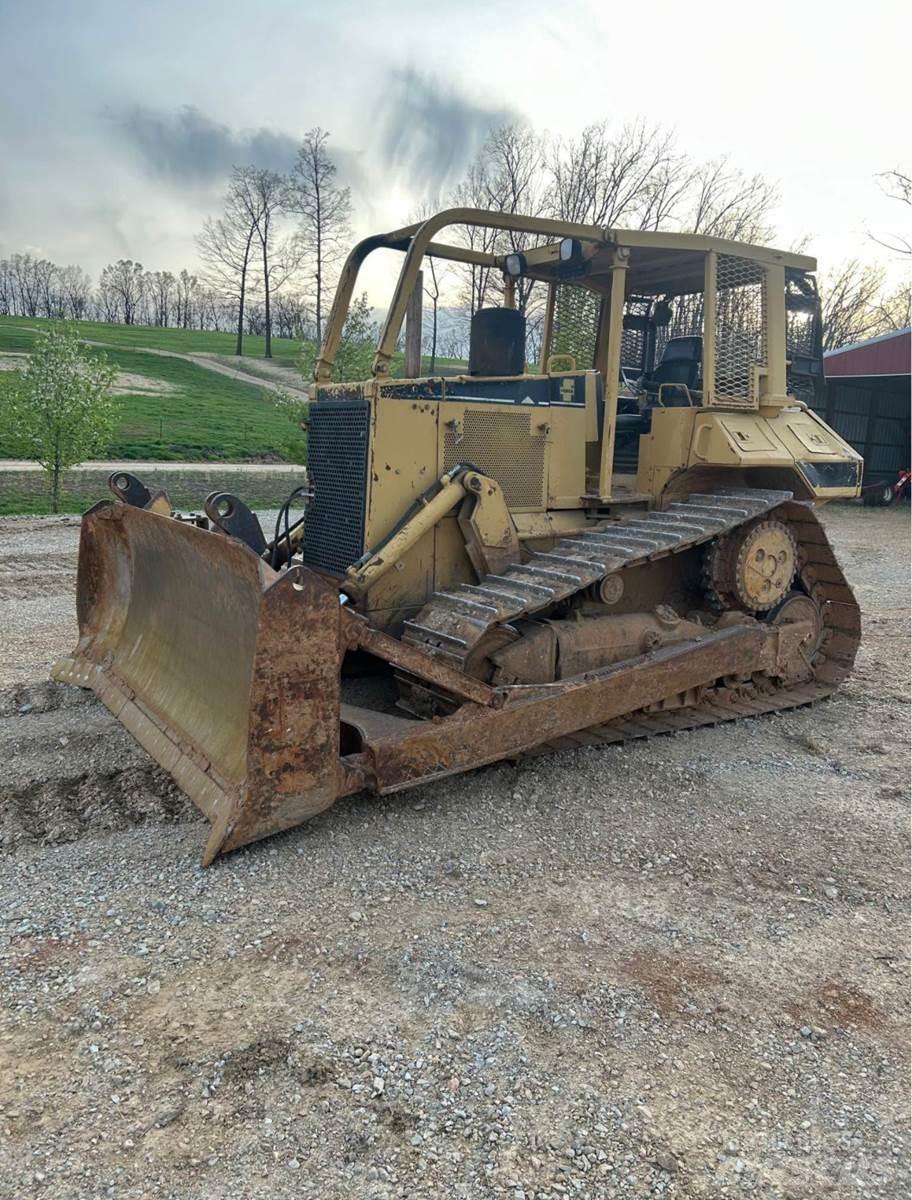 CAT D6M XL 履帶推土機